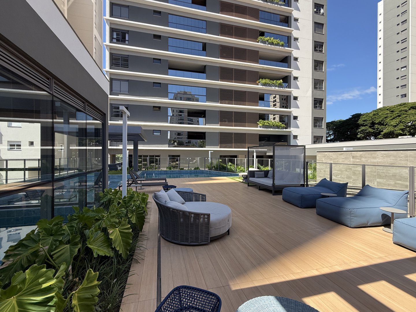 Deck e lounge da área de lazer — Evidence Plaenge